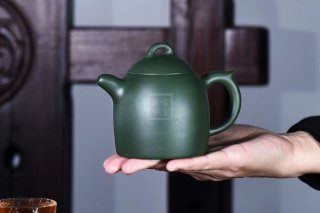 《秦權(quán)》紫砂壺全手工秦權(quán)茶壺老師民國綠壺